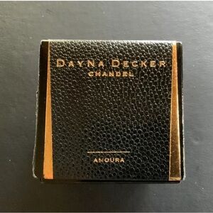 NIB DayNa Decker Chandel Amoura 3 oz Candle